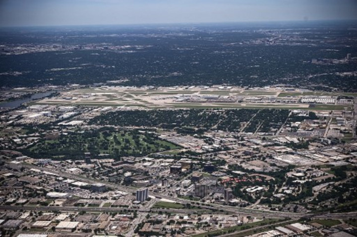 Polisi Tangkap Perempuan yang Tembakkan Senjata Api di Bandara Dallas
