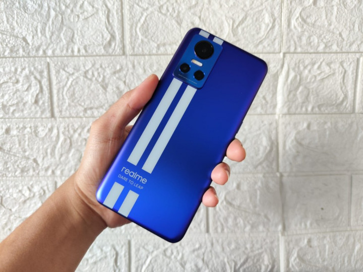 Tampilan Khas Mobil Balap, Main Game di realme GT Neo 3 Makin Ngebut Tampilan Khas Mobil Balap, Main Game di realme GT Neo 3 Makin Ngebut