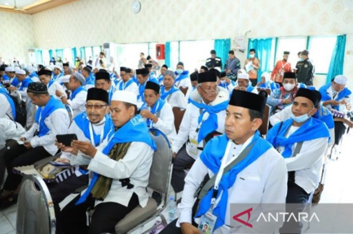 Kedatangan Jemaah Haji Debarkasi Banjarmasin Tertunda Kedatangan Jemaah Haji Debarkasi Banjarmasin Tertunda