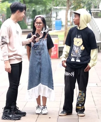 Gaya busana remaja di Citayam Fashion Week. (Foto: Dok. Instagram/@bara_ze)
