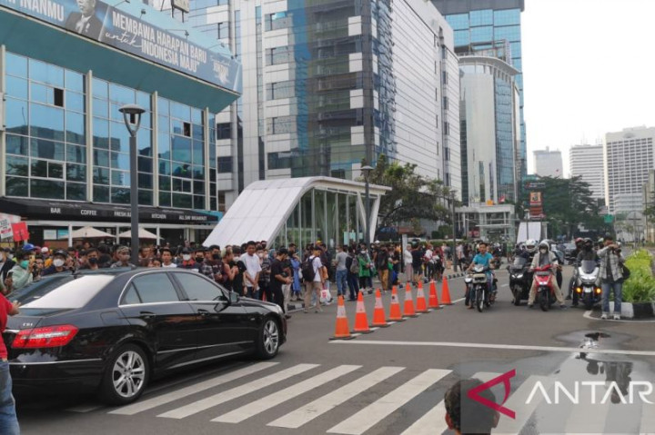 Belasan Motor Parkir Liar di Sekitar Citayam <i>Fashion Week</i> Diangkut Petugas