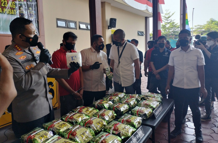 Tiga Kurir Narkoba Lintas Negara Ditangkap, Barang Bukti Sabu 22,8 Kg