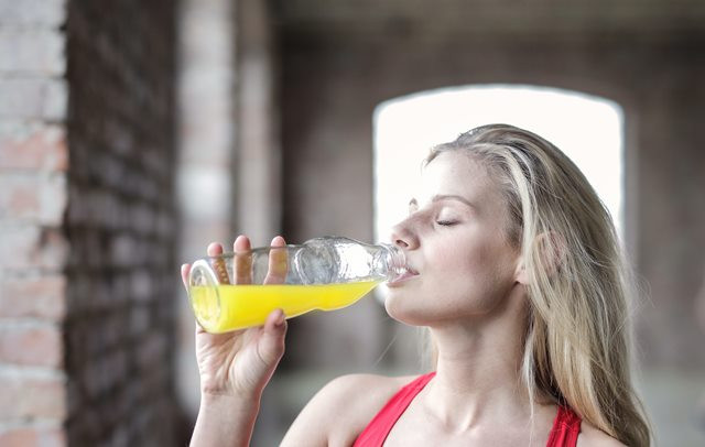 Makanan dan Minuman Terburuk untuk Kesehatan Gigi Serta Mulut