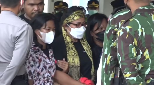 Ibu Brigadir J Ungkap Perlakuan Keluarga Irjen Ferdy Sambo pada Anaknya