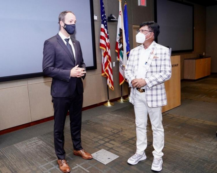 Menkominfo ke AS, Pantau Pembuatan Satelit oleh Boeing dan SpaceX