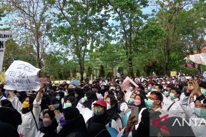 Nakes Honorer di Sukabumi Minta Dijadikan PPPK Seperti Guru Nakes Honorer di Sukabumi Minta Dijadikan PPPK Seperti Guru