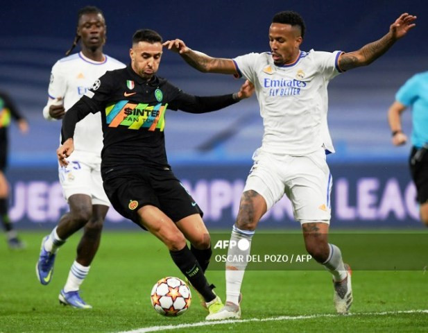 Matias Vecino (tengah) saat berkostum Inter Milan-Foto AFP