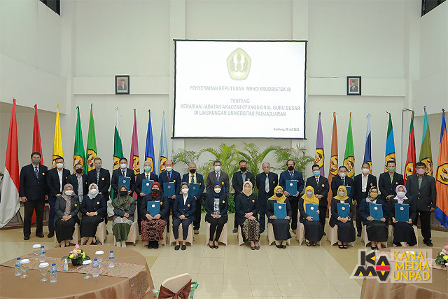 Ciptakan Minuman dari Seledri Hingga Profesor Termuda, Simak Profil Singkat 13 Guru Besar Baru Unpad