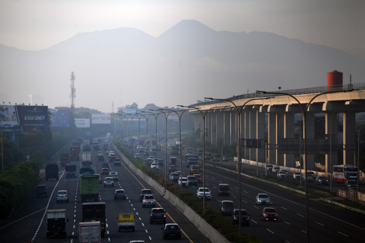 Pandemi Covid-19 Menurun, Jalanan Kian Ramai dan Penuh