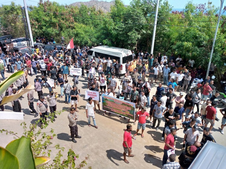 Tolak Kenaikan Tiket Masuk, Warga Pulau Komodo Ancam Boikot Aktivitas Wisata