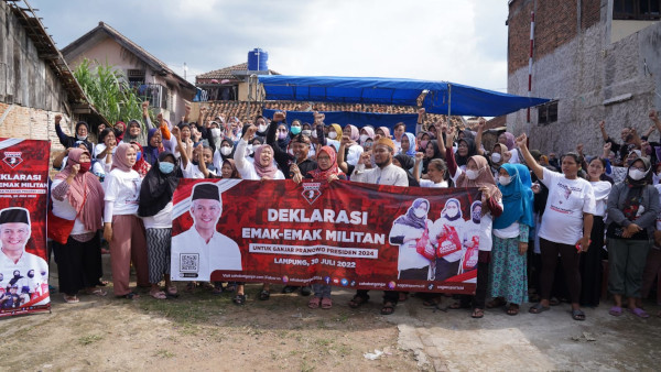 Saga Gelar Bazar Murah saat Jaring Dukungan Emak-emak di Lampung