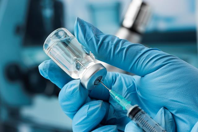 Vaksinasi Booster Lawan Keparahan Infeksi Omicron Hingga Tips Langsing Berpakaian