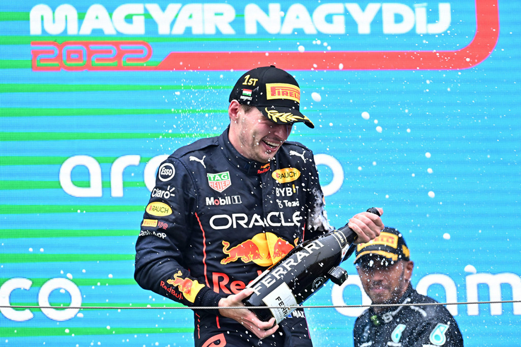 Selebrasi Verstappen Usai Juara F1 GP Hungaria 2022