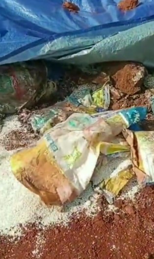 Viral Timbunan Sembako Bantuan Presiden Dekat Gudang JNE di Depok