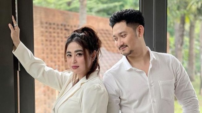 Dewi Perssik Dan Angga Wijaya Resmi Bercerai