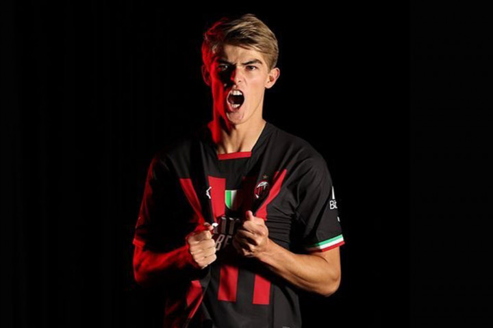 Charles De Ketelaere Gabung ke AC Milan hingga Lima Tahun ke Depan