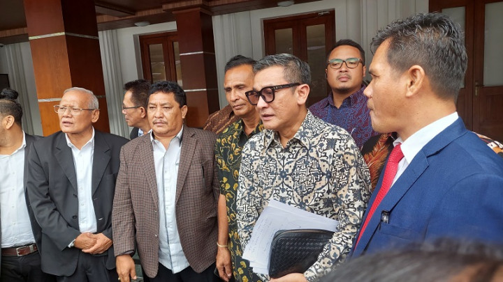 Persatuan Marga Hutabarat Serahkan Bukti Kejanggalan Hasil Visum Brigadir J, Respons Mahfud Geleng-geleng