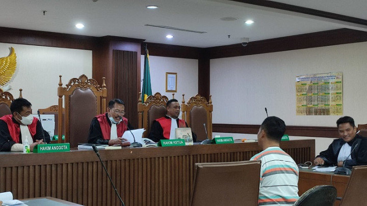 Saksi Polisi Ungkap Ketegangan Saat Ade Armando Dikeroyok