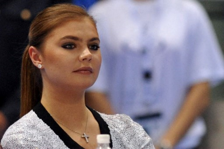 Perempuan Diduga Kekasih Vladimir Putin Dikenai Sanksi AS Perempuan Diduga Kekasih Vladimir Putin Dikenai Sanksi AS