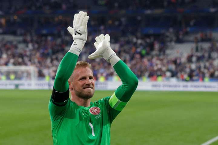 Kiper Leicester Schmeichel Gabung ke Nice