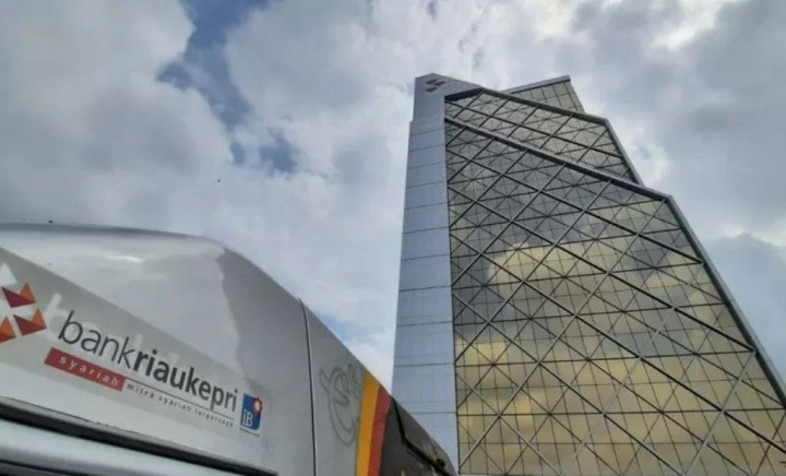 Bank Riau Kepri Kantongi Izin Konversi Jadi Bank Syariah