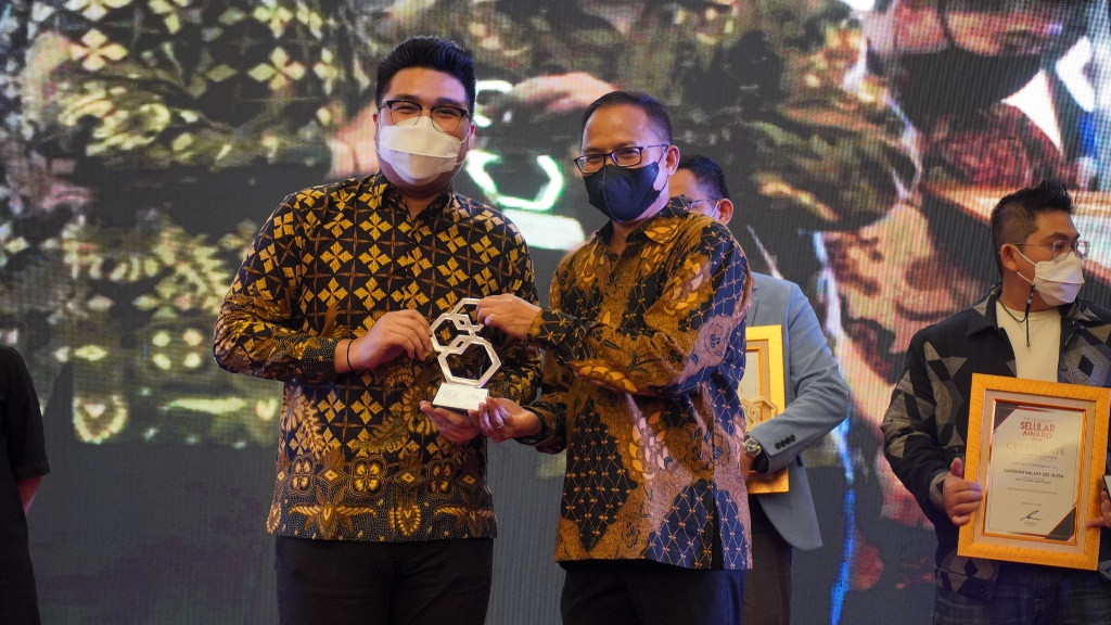 Untuk kategori TWS, Olike meraihnya melalui produk TWS Hero T10. Sementara Smartwatch, Olike Indonesia mengandalkan Zeth W1. (Foto: Olike Indonesia)