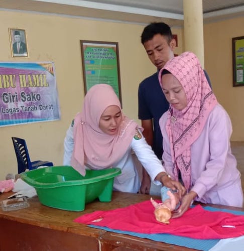 Gigih Tekan Angka Kematian Bumil, Bidan Nita Butuh Bantuan Bangun Posyandu dan Balai Penyuluhan