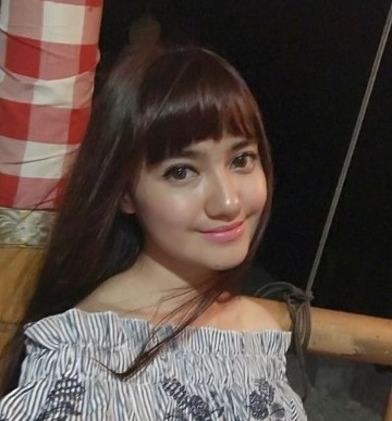 Marcella Simon Kembali Memeluk Kristen, Netizen Ramai-ramai Minta Lungsuran Pakaian Hijab