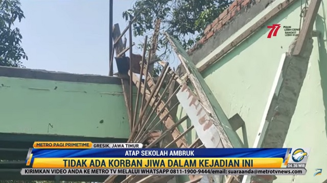 Atap SDN 111 Gresik Ambruk, 1 Ruang Kelas Hancur