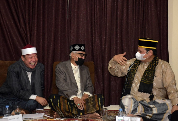 Punya Puluhan Ribu Santri, Airlangga Dorong Buntet Pesantren Punya Usaha Sendiri