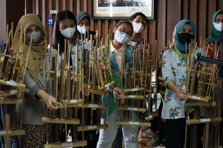 Tim Angklung Muhibah Taklukkan 2 Festival Internasional di AS Tim Angklung Muhibah Taklukkan 2 Festival Internasional di AS