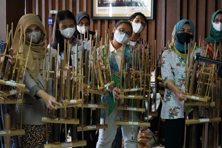 Tim Angklung Muhibah Taklukkan 2 Festival Internasional di AS