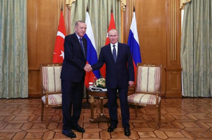 Erdogan Sebut Putin Memintanya untuk Bekerja Sama dengan Rezim Assad