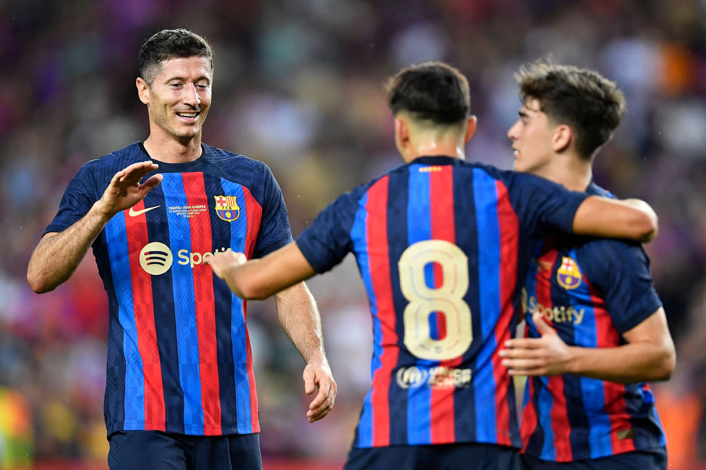 Barcelona Lumat Pumas 6-0, Lewandowski Cetak Gol Debut