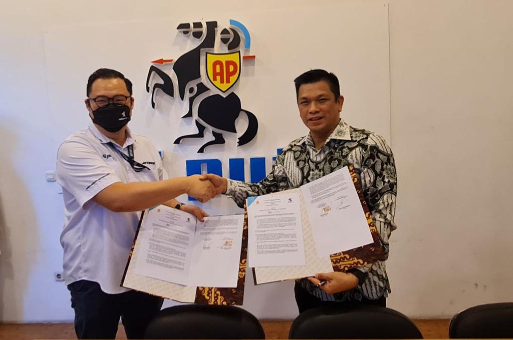 Adiputro menjalin kerja sama dengan PT Teknologi Karya Digital Nusa (TKDN) untuk penggunaan IoT. Adiputro