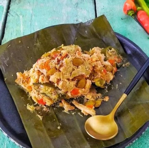 Pencinta kuliner Jawa, yuk buat botok dari tempe dan tahu serta udang yuk! Mudah kok buatnya. (Foto: Dok. Endeus TV)