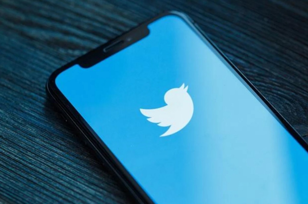 Twitter telah mengonfirmasi kerentanan pada kode platformnya menyebabkan kebocoran data.