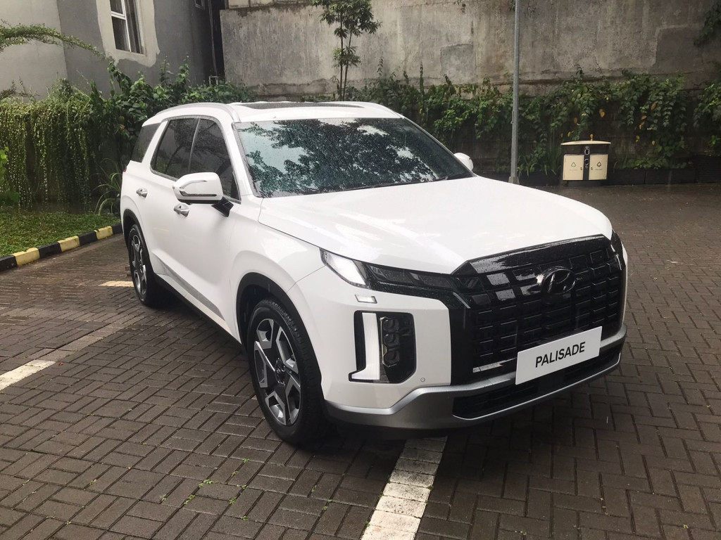 Hyundai New Palisade dilengkapi fitur keselamatan canggih. (foto; medcom.id)