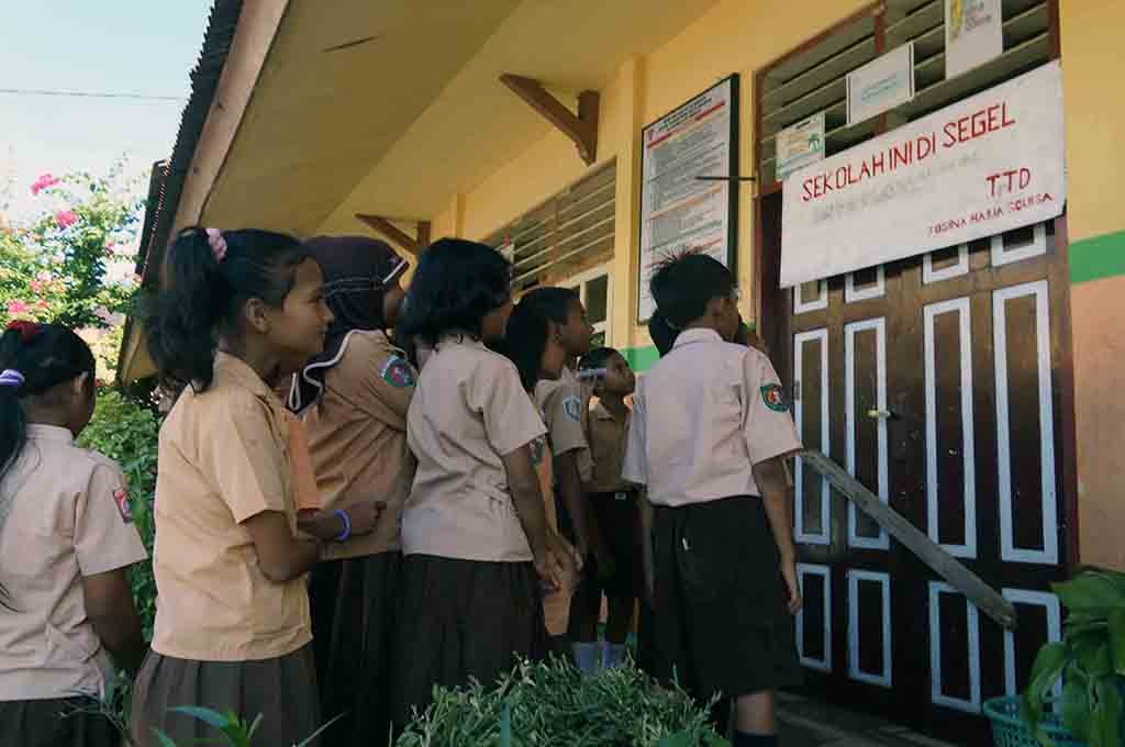 Ilustrasi Gedung Sekolah Dasar Inpres 50 dan SD Negeri 64 Ambon disegel -- MI/Hamdi Jempot