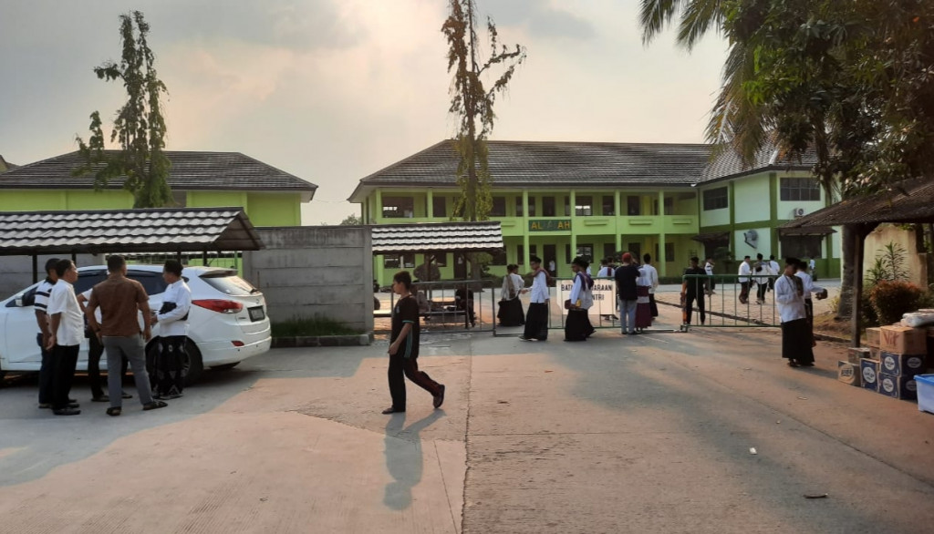Pondok Pesantren (Ponpes) Daarul El Qolam di Kecamatan Jayanti, Kabupaten Tangerang.