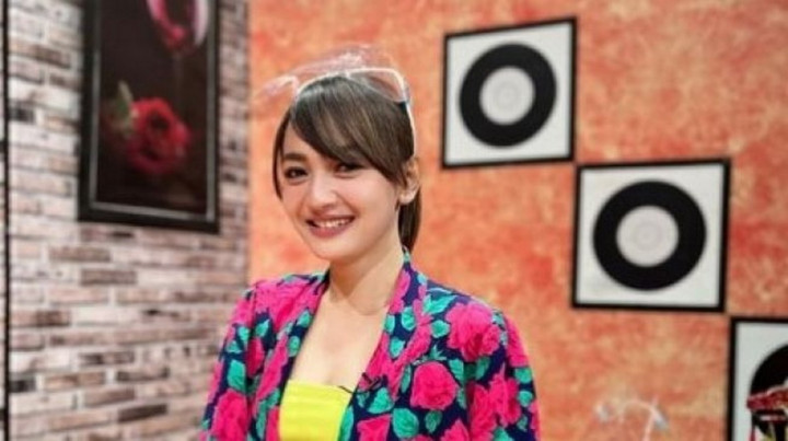 Ampun! Riesca Rose Tak Kuat Dihujat karena Dituduh sebagai Selingkuhan Sule