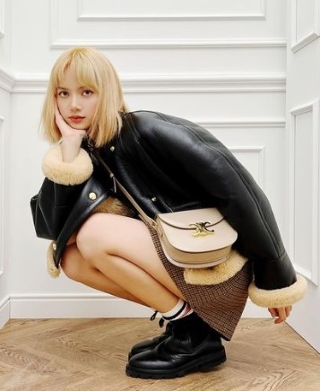 Lisa Blackpink Curhat Soal Rambut Rusak dalam <i>Vlog</i> Terbaru