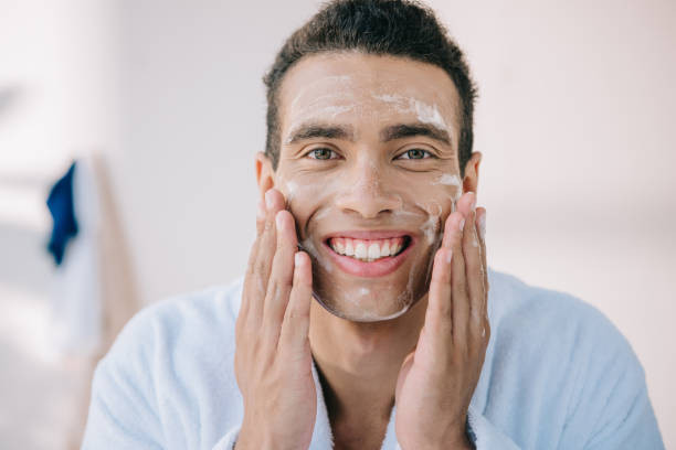 Kaum Pria Harus Menyadari Pentingnya Membersihkan Wajah (Foto: istock)