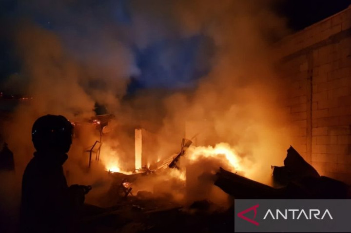 Satu Orang Tewas dalam Kebakaran Bengkel di Tangerang