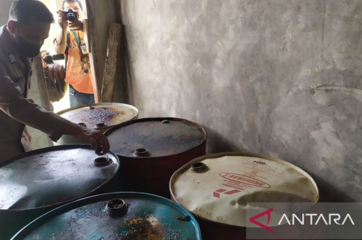 Warga Minahasa Tenggara Kedapatan Timbun 8.400 Liter Solar