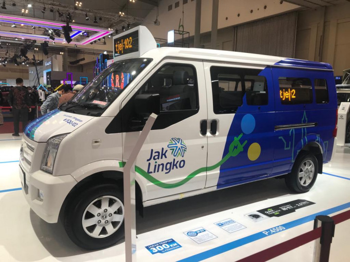 DFSK Pamer Kendaraan Listrik Mini EV dan Gelora E 'JakLingko' di GIIAS