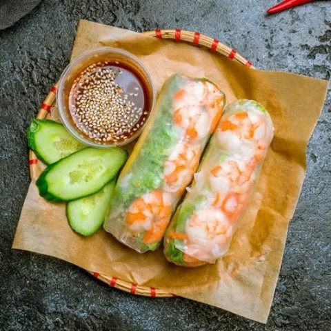 Sontek cara buat spring roll Vietnam dari Endeus TV di bawah ini. (Foto: Dok. Endeus TV)
