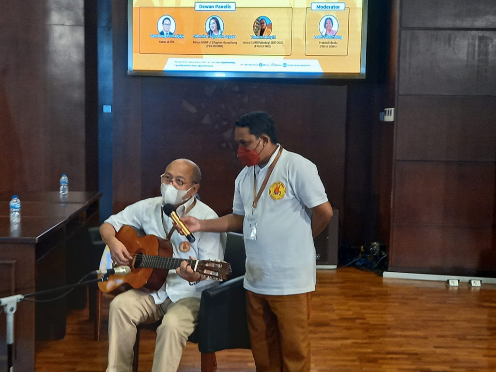 Ahmad AKbar, calon ketua Iluni UI usai debat. Foto: istimewa