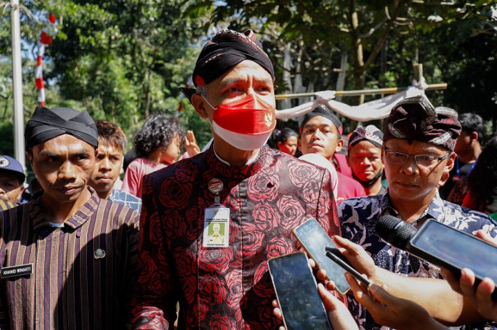 Ganjar Tunggu Perkembangan Kabar OTT 'Pakai' Baju Pemalang