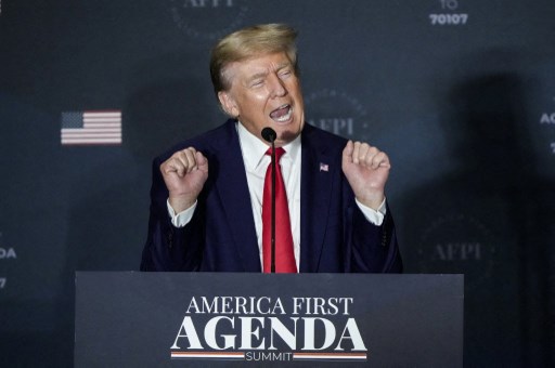 Jaksa Agung AS Sebut Setujui Surat Perintah FBI Geledah Resor Trump di Florida